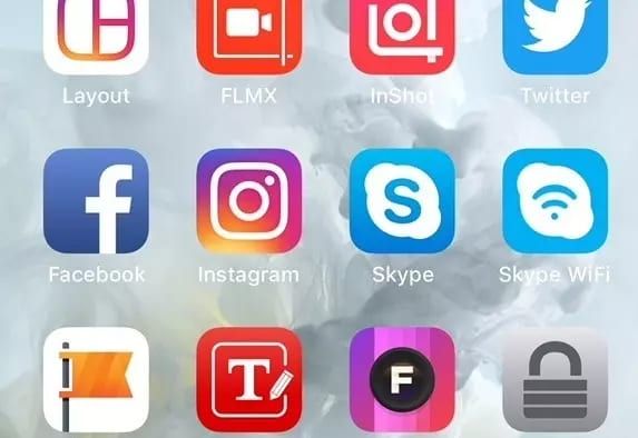 Featured image: Instagram and Facebook apps on a smartphone